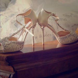badgley mischka bridal shoes